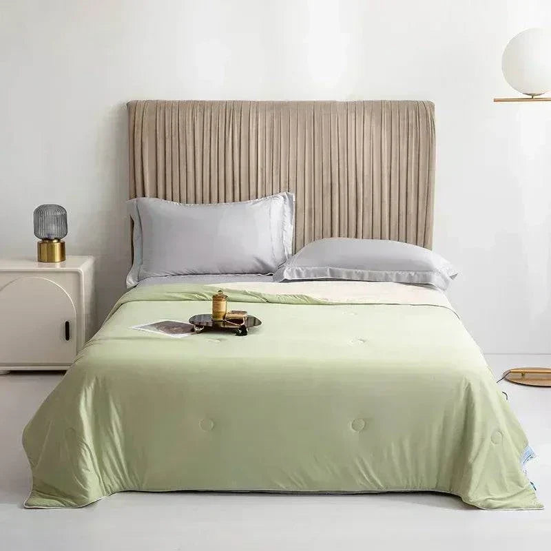Summer Cooling Blanket - Lightweight Duvet