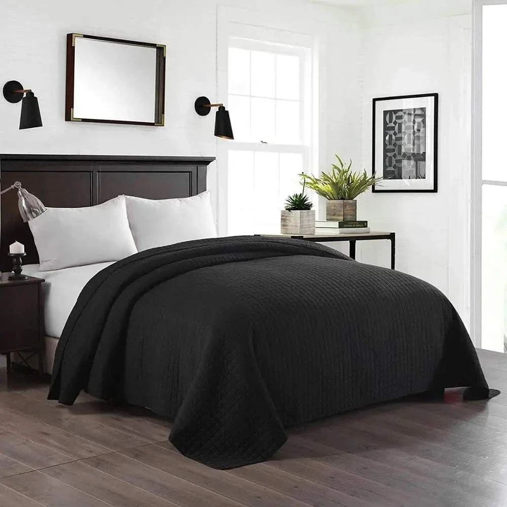 Polyester Quilted Bedspread 220x240cm - Lightweight Duvet with Check Pattern